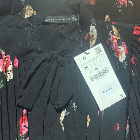 Dress - Picture 1 of 5